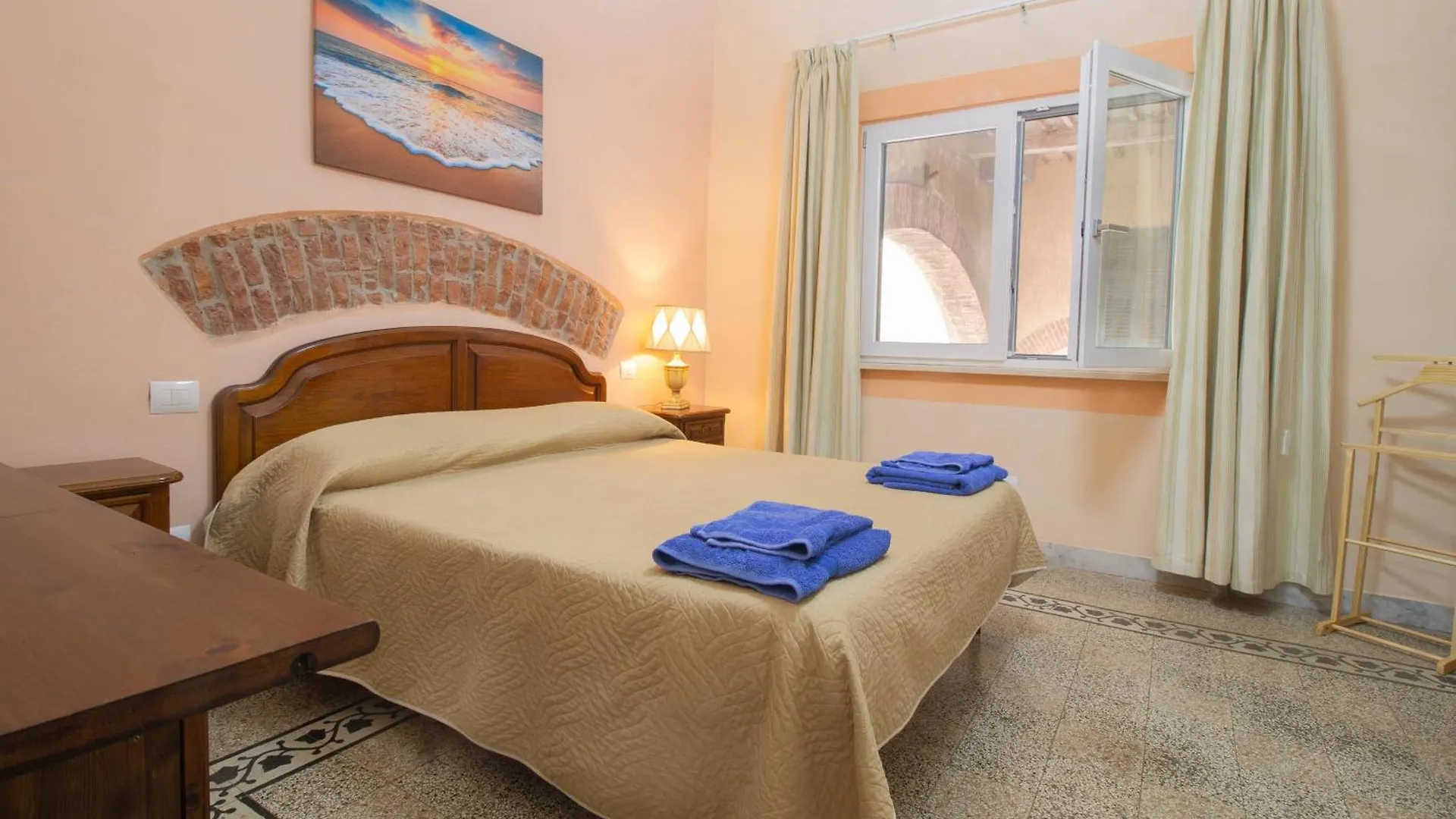 B&B Le Mura Grosseto 2*,  Italy